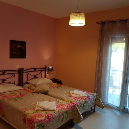 Alexia Ferentinou Apartment ฟิสคาร์โด ภายนอก รูปภาพ